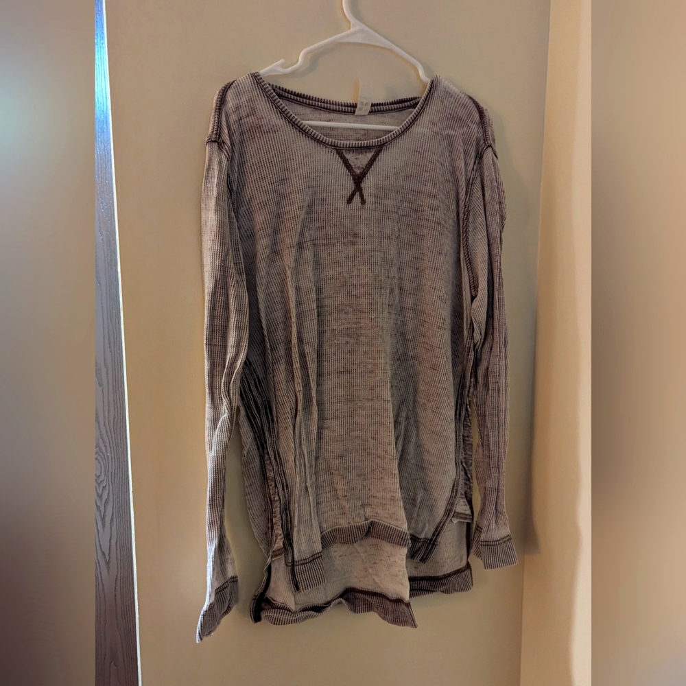 Burdundy distressed thermal XL